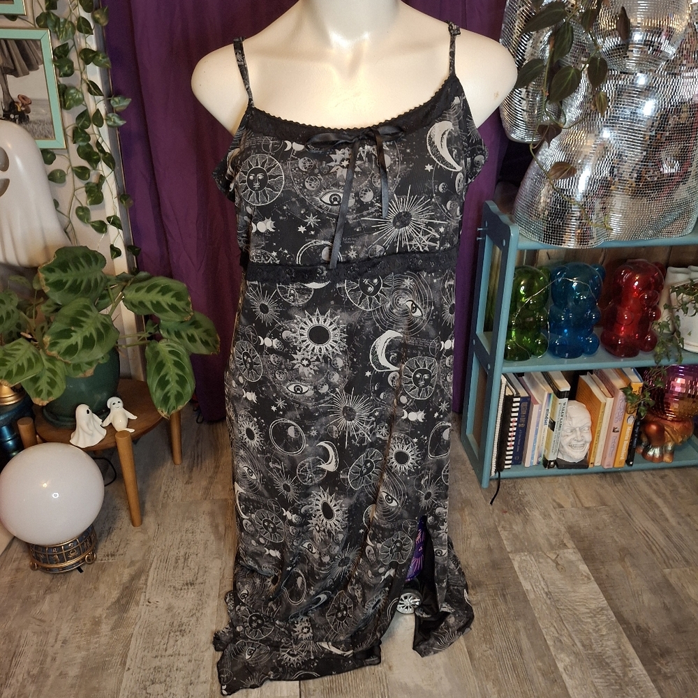 Hot Topic Plus Size Celestial Witchy Maxi Dress with slit NWT Cosmic Aura